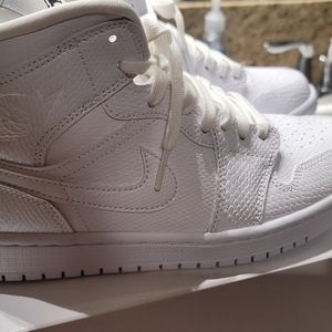 Air Jordan 1 Mid White